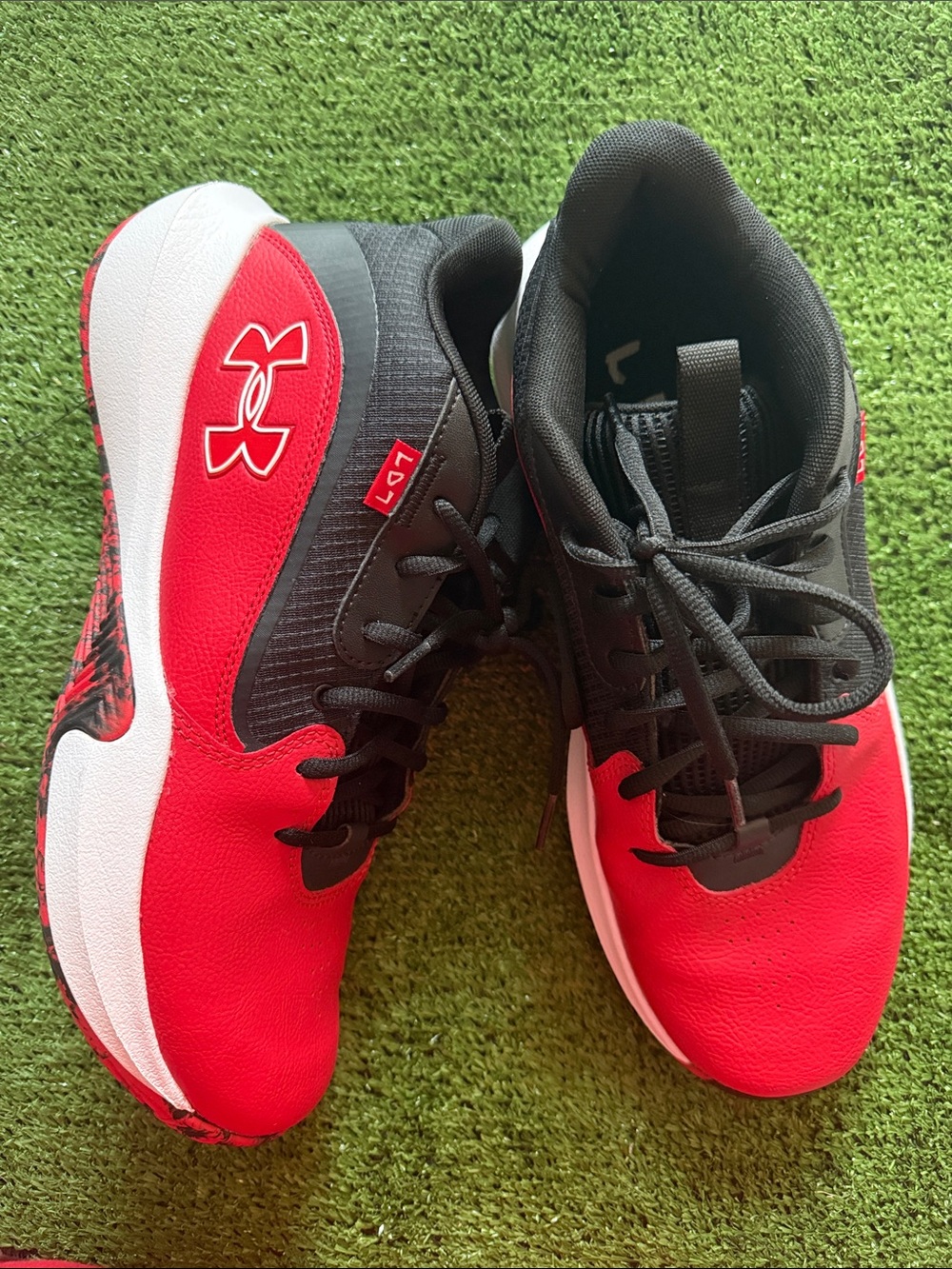 Under Armour Lockdown 7 men's basketball shoes. Unisex M 11, W 12.5